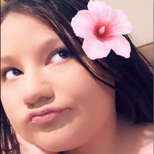 Meet your Posher, Selena